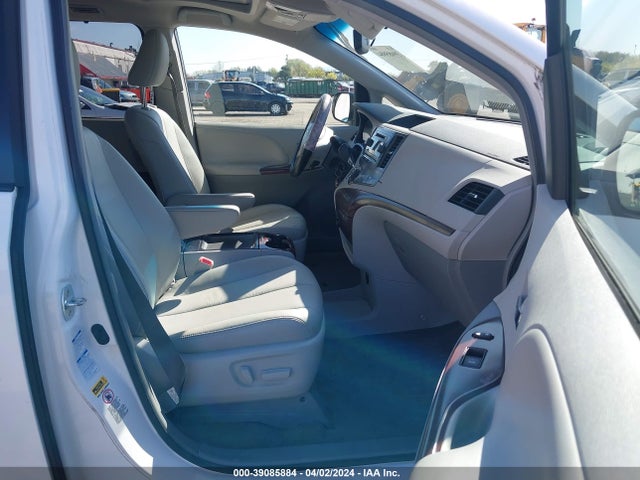 Toyota Sienna Xle 7 Passenger 2014 5TDDK3DC9ES092571 Image 5