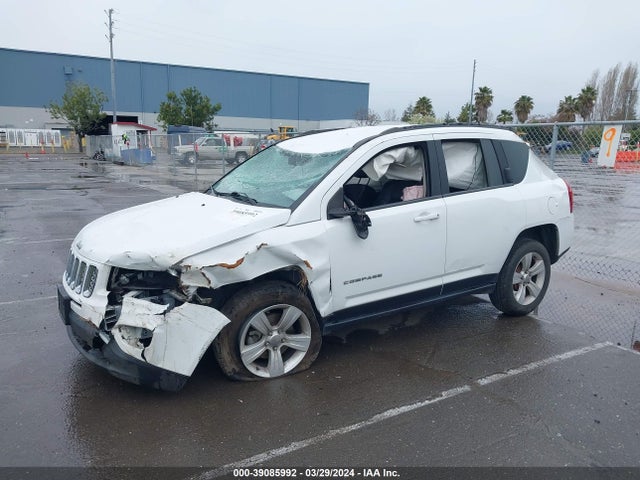 Jeep Compass Latitude 2014 1C4NJCEB6ED537938 Image 2
