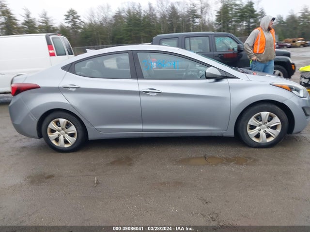Hyundai ELANTRA SE 2016 5NPDH4AE0GH741290 Image 13