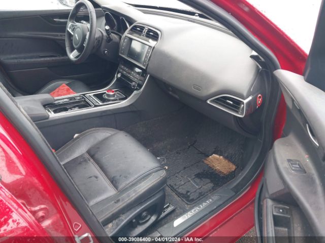 SAJAK4FX6JCP24528 Jaguar Xe 25t Prestige