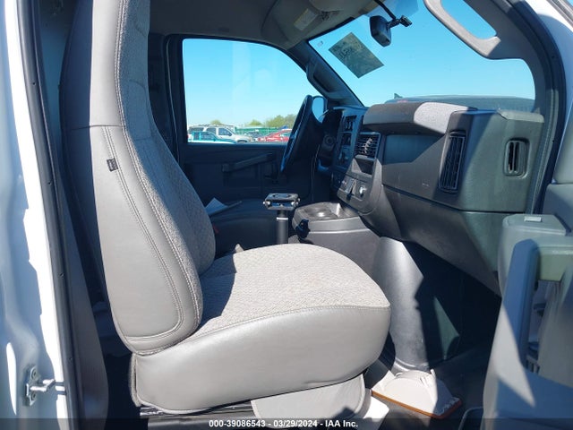 Chevrolet Express 2500 Work Van 2019 1GCWGAFG9K1231377 Image 5