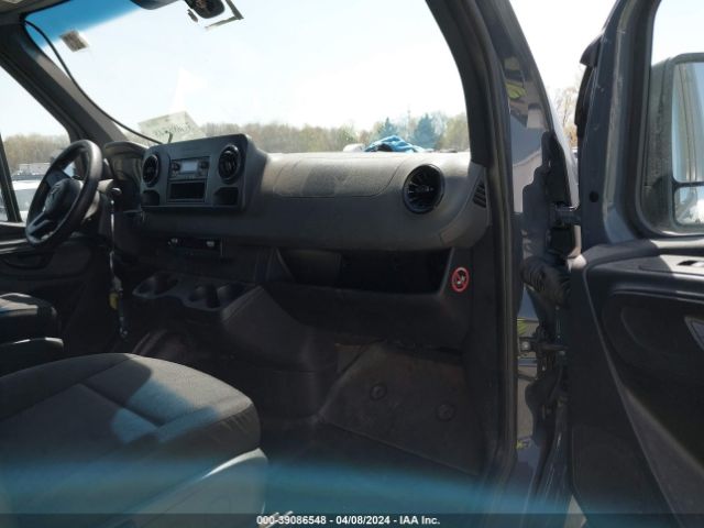 WD4PF1CD1KT011582 Mercedes-Benz Sprinter 2500 High Roof V6