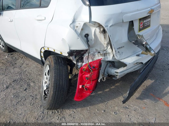 Chevrolet TRAX LS 2018 KL7CJKSB1JB549794 Image 6
