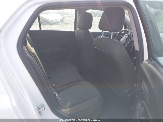Chevrolet TRAX LS 2018 KL7CJKSB1JB549794 Image 8