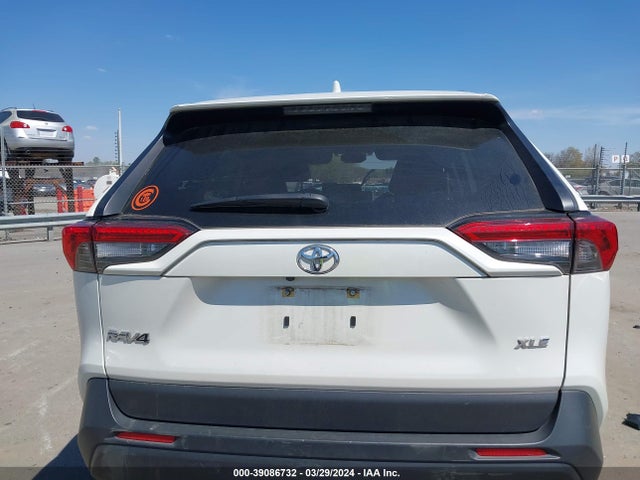 Toyota Rav4 Xle Premium 2021 JTMC1RFV0MD074017 Image 17