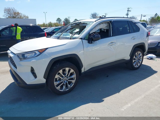 Toyota Rav4 Xle Premium 2021 JTMC1RFV0MD074017 Image 2