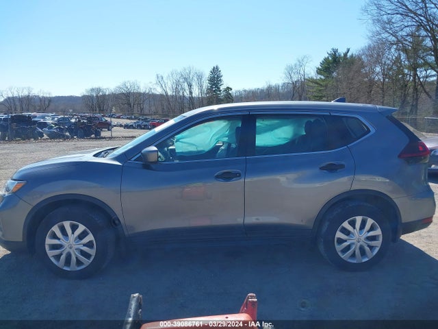 Nissan ROGUE S 2018 5N1AT2MV8JC821677 Image 14