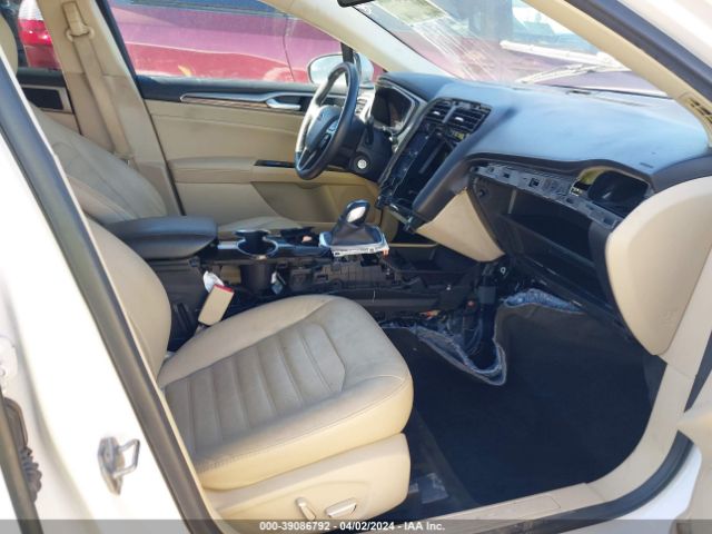 3FA6P0HD9GR316316 Ford FUSION SE