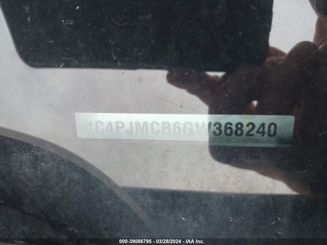 1C4PJMCB6GW368240 Jeep Cherokee Latitude