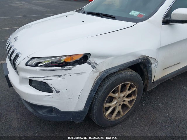 1C4PJMCB6GW368240 Jeep Cherokee Latitude