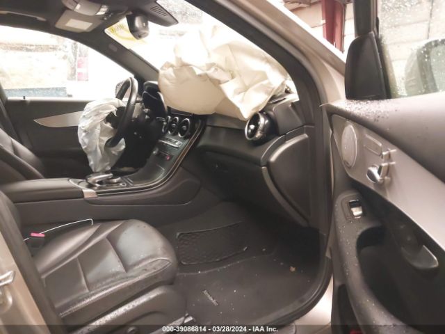 WDC0G4KB9KF671565 Mercedes-Benz Glc 300 4matic