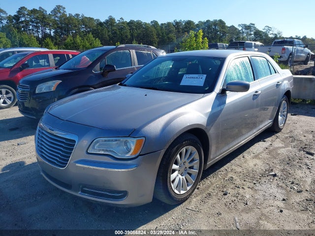 Chrysler 300 2014 2C3CCAAG8EH336086 Image 2