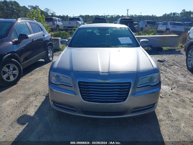 Chrysler 300 2014 2C3CCAAG8EH336086 Image 6