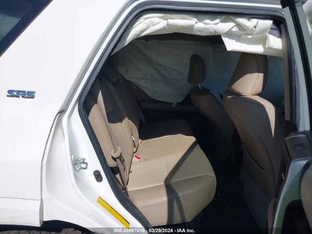 Toyota 4runner Sr5 Premium 2017 JTEZU5JR5H5164540 Image 8