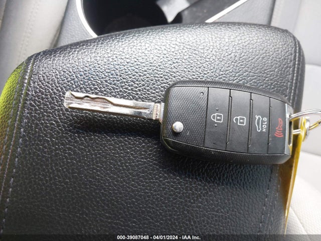 KIA Optima Lx 2015 KNAGM4A79F5642697 Image 11