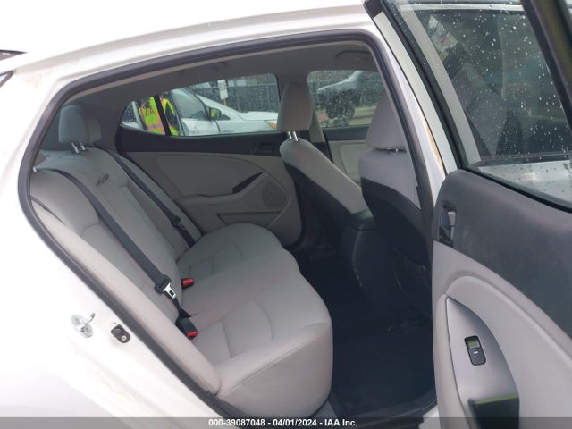 KIA Optima Lx 2015 KNAGM4A79F5642697 Image 8