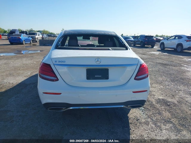 Mercedes-Benz E 300 2019 WDDZF4JB8KA545153 Image 16