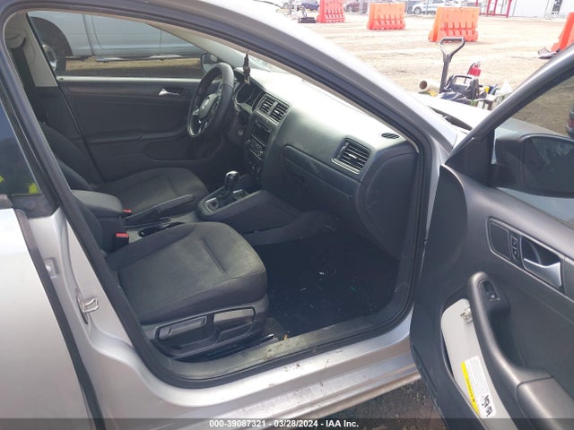 3VW2K7AJ9FM357943 Volkswagen Jetta 2.0l S