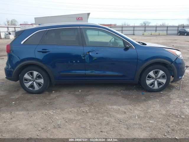 KNDCB3LC5H5090422 KIA NIRO LX