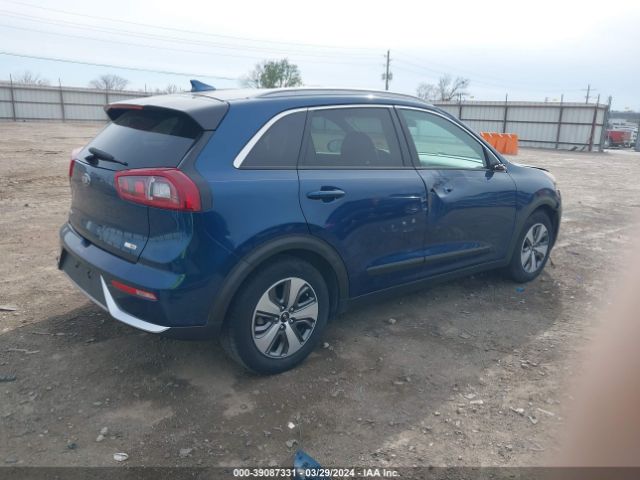 KNDCB3LC5H5090422 KIA NIRO LX