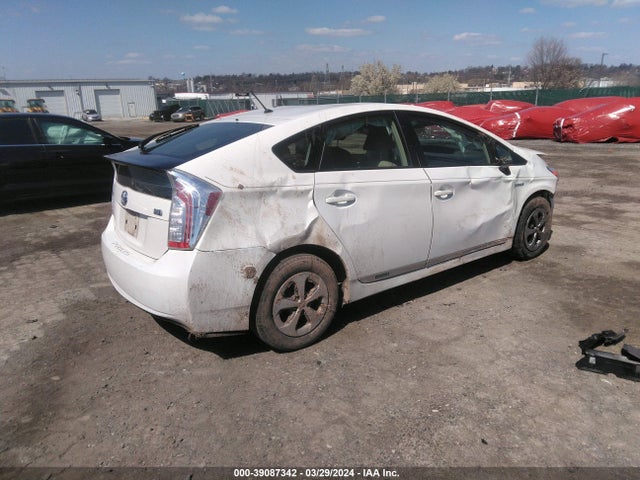 Toyota Prius Two 2014 JTDKN3DU2E0367966 Image 4