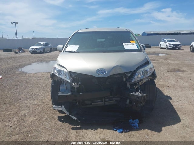 Toyota Sienna Le 8 Passenger 2017 5TDKZ3DC2HS812946 Image 12