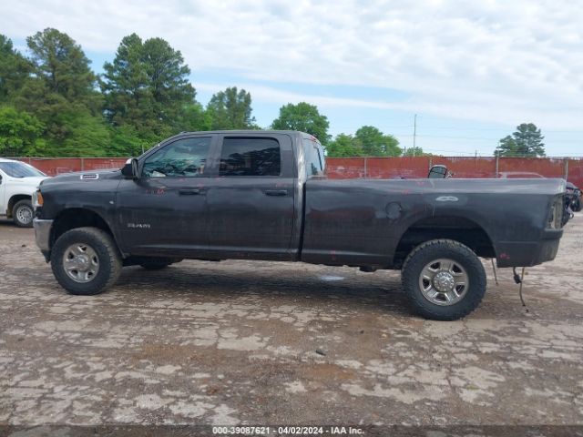 3C6UR5HJXNG185623 RAM 2500