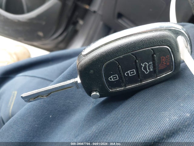 Hyundai SONATA SE 2019 5NPE24AF3KH754977 Image 11