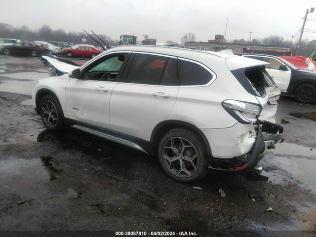 BMW X1 Xdrive28i 2018 WBXHT3C36J5K28013 Image 3