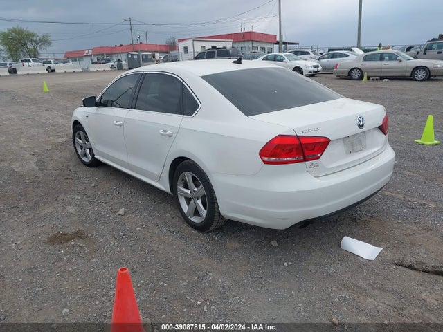 1VWAS7A32FC111203 Volkswagen Passat 1.8t Limited Edition