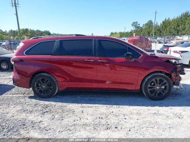 Toyota Sienna Xse 2023 5TDXRKEC8PS142431 Image 14