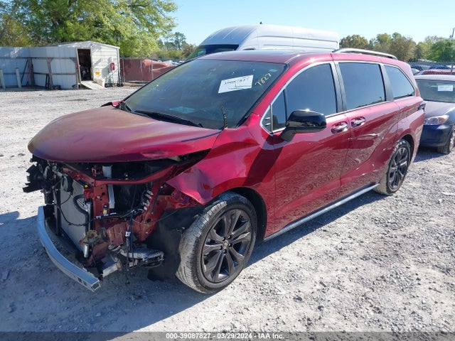 Toyota Sienna Xse 2023 5TDXRKEC8PS142431 Image 2