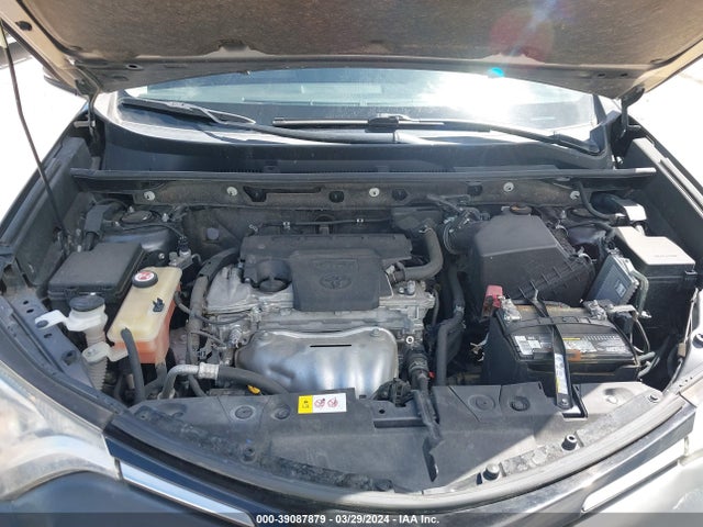 Toyota Rav4 Xle 2017 JTMWFREV1HD102378 Image 10