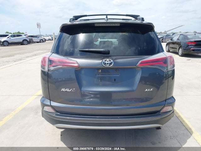 Toyota Rav4 Xle 2017 JTMWFREV1HD102378 Image 17