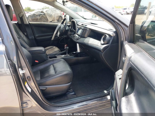 Toyota Rav4 Xle 2017 JTMWFREV1HD102378 Image 5