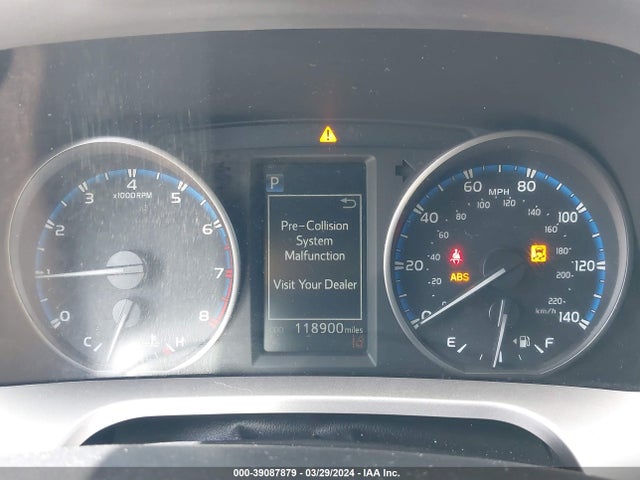 Toyota Rav4 Xle 2017 JTMWFREV1HD102378 Image 7