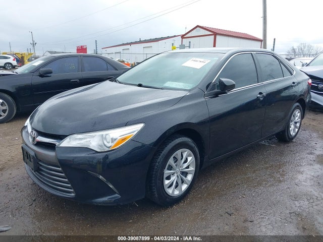 Toyota CAMRY LE 2016 4T4BF1FKXGR564703 Image 2