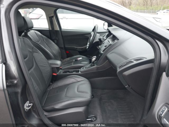 1FADP3K23GL212080 Ford FOCUS SE