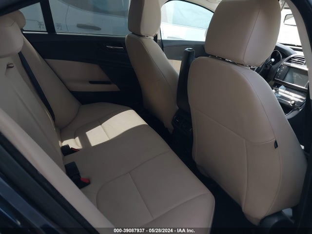 2017 JAGUAR XE SAJAR4BGXHA961644 Photo 7