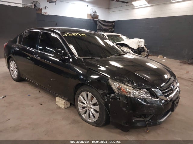 Honda Accord Touring 2015 1HGCR3F9XFA003857 головне зображення