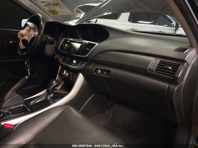 Honda Accord Touring 2015 1HGCR3F9XFA003857 Image 5