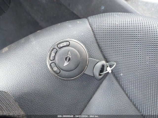 2011 MINI COOPER WMWSU3C51BT253784 Photo 10