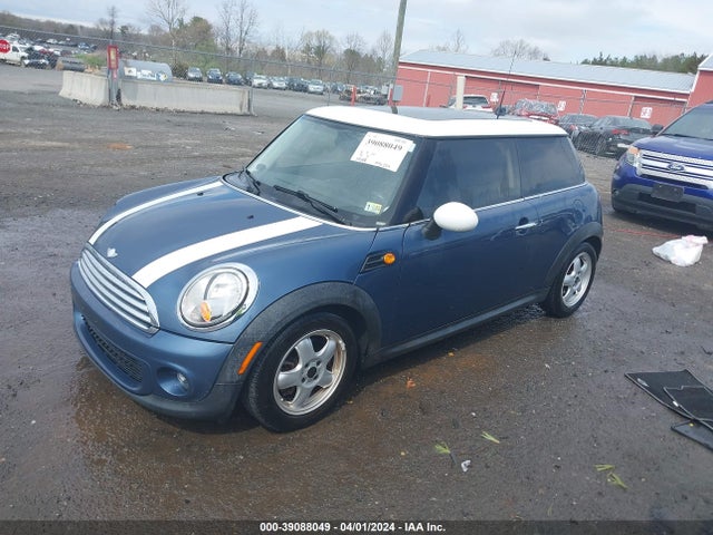 2011 MINI COOPER WMWSU3C51BT253784 Photo 1