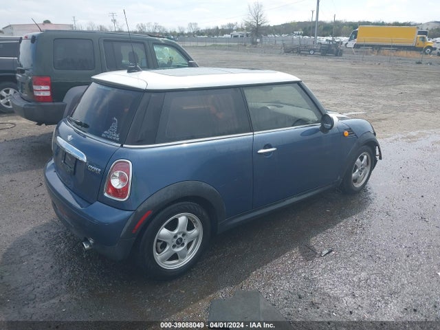 2011 MINI COOPER WMWSU3C51BT253784 Photo 3