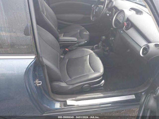 2011 MINI COOPER WMWSU3C51BT253784 Photo 4