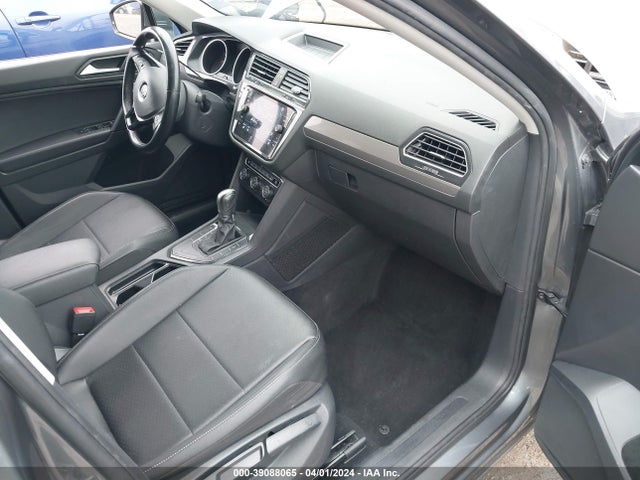 3VV3B7AX5KM128859 Volkswagen Tiguan 2.0t Se/2.0t Sel/2.0t Sel R-line/2.0t Sel R-line Black