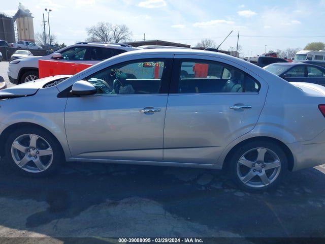 Chevrolet Sonic Ltz Auto 2015 1G1JE5SB9F4118169 Image 14