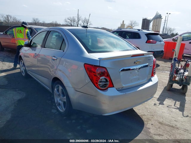 Chevrolet Sonic Ltz Auto 2015 1G1JE5SB9F4118169 Image 3