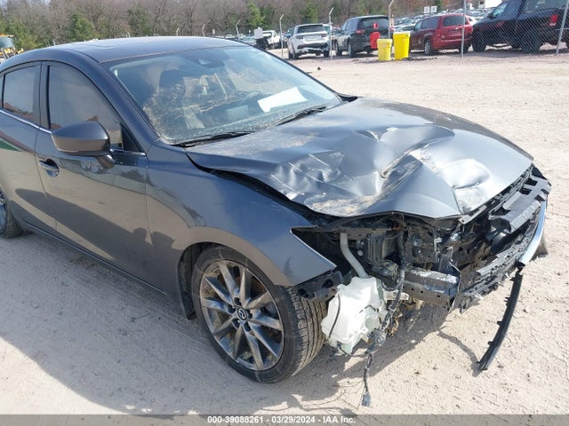 3MZBN1W31JM211463 Mazda Mazda3 Grand Touring