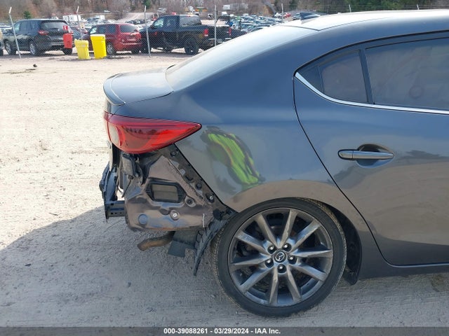 3MZBN1W31JM211463 Mazda Mazda3 Grand Touring